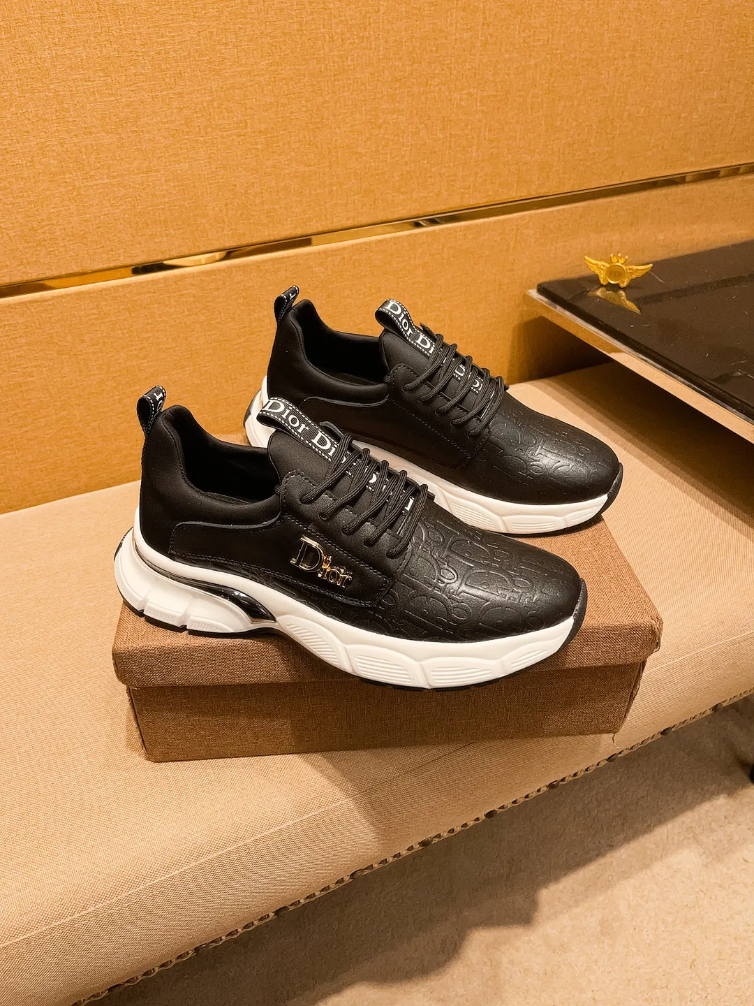 Men's shoes💰 440💰 [Dior] Men's high-end brand of shoes official website 1:1 latest masterpiece: the upper is made of Italian imported first-layer cowhide with a comfortable and breathable lining ➕original non-slip and wear-resistant outsole🔥, making walking more convenient and comfortable! An exclusive new model, a stunning work, a beautiful 1:1 replica [color] compared to the official quality! Create a fashionable personality to set off your uniqueness! A must-have for trendy men! Classic 🔥Size: 38-44 Color: 🔥 2⃣️colors available🔥.